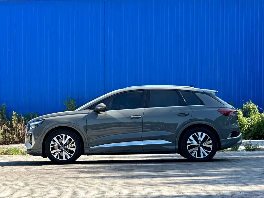Audi Q4 E-Tron 2023 — фото 7