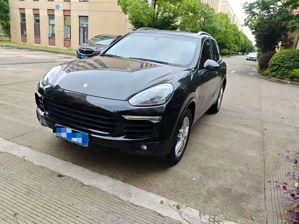 Porsche Cayenne 2017 — фото 1