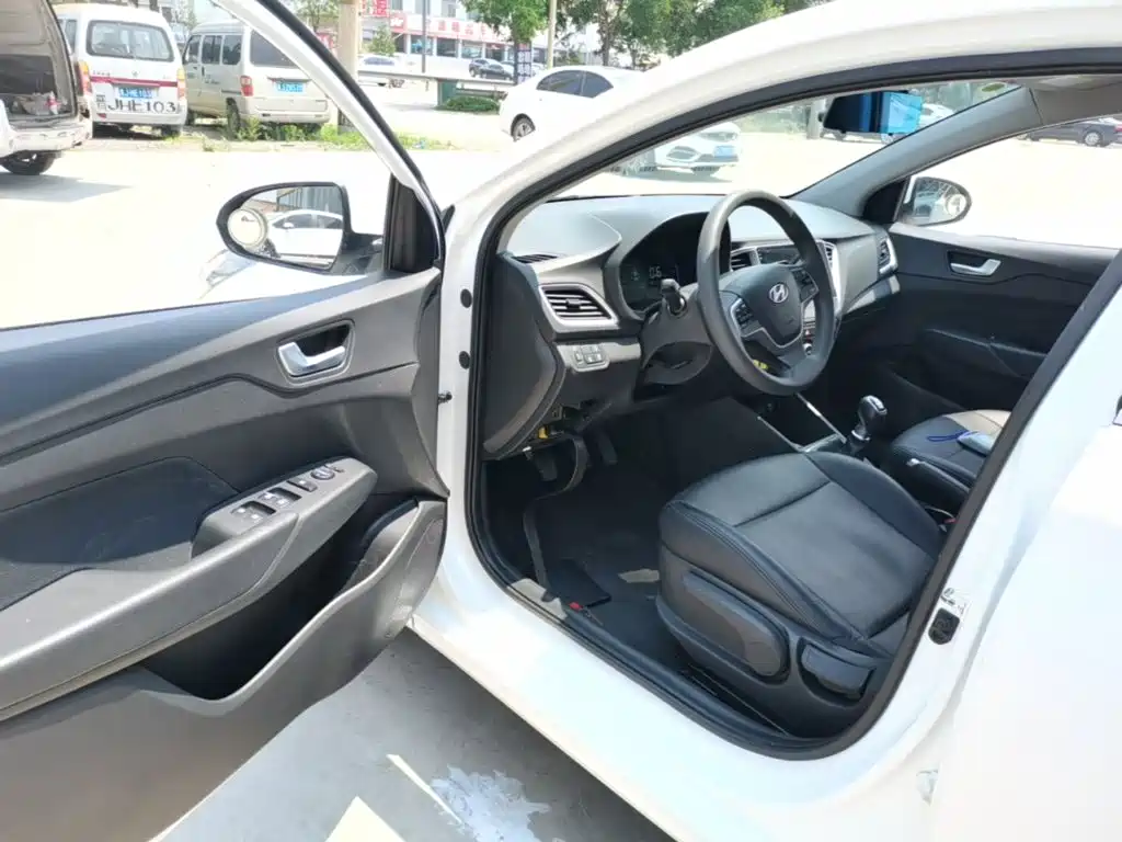Hyundai Verna 2020 — фото 16