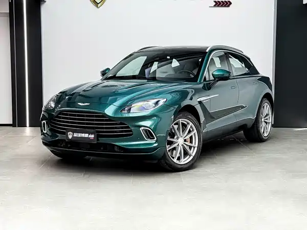 Aston Martin DBX 2023