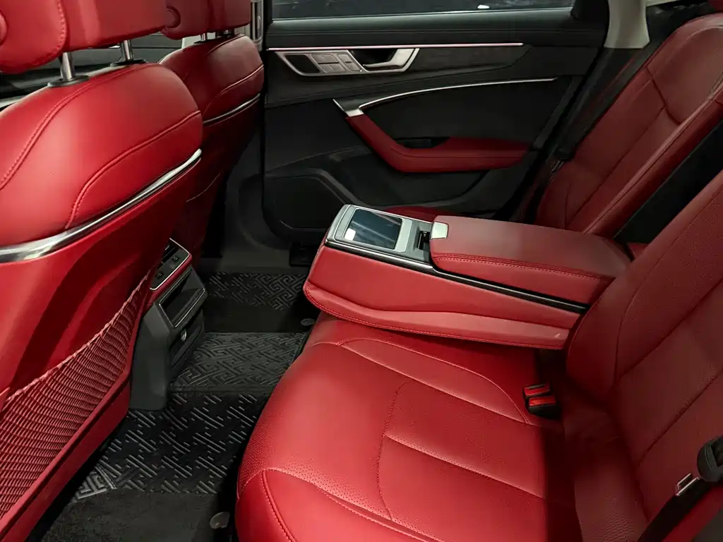 Audi A6L 2022