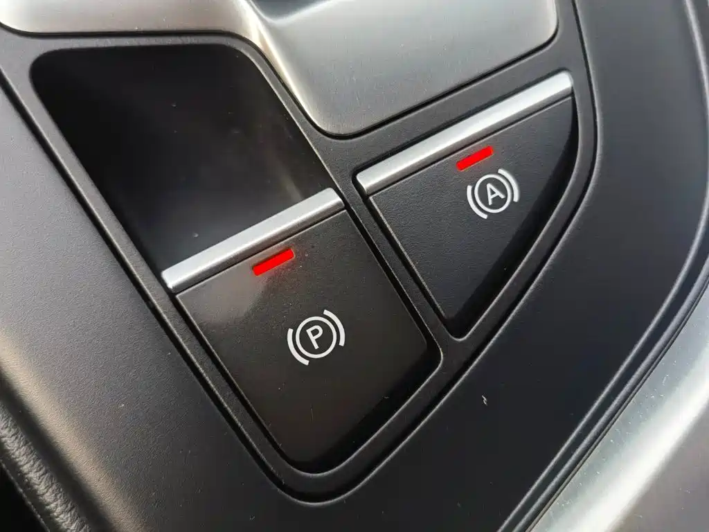 Audi A4L 2025 — фото 25