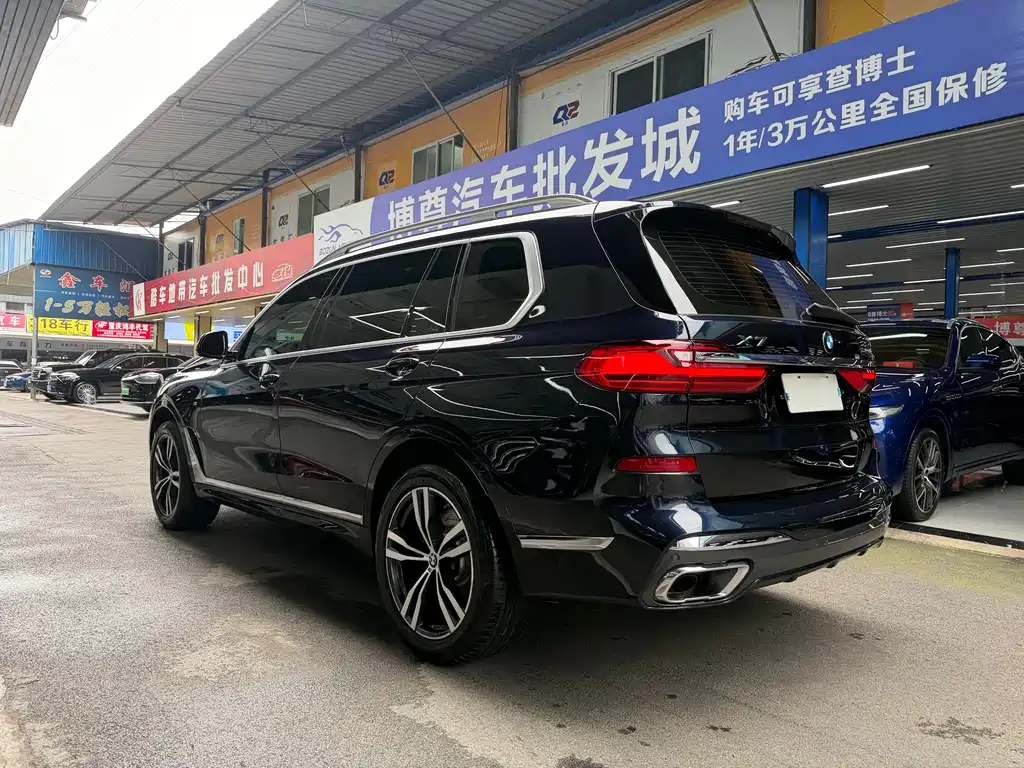 BMW X7 2021 — фото 24