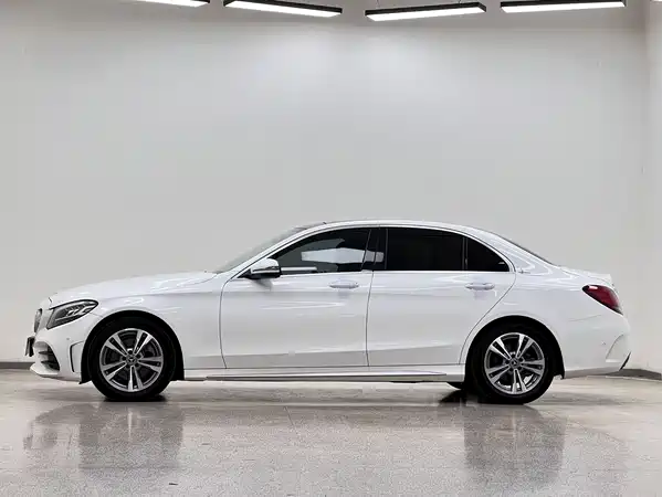 Mercedes-Benz C-Class 2021