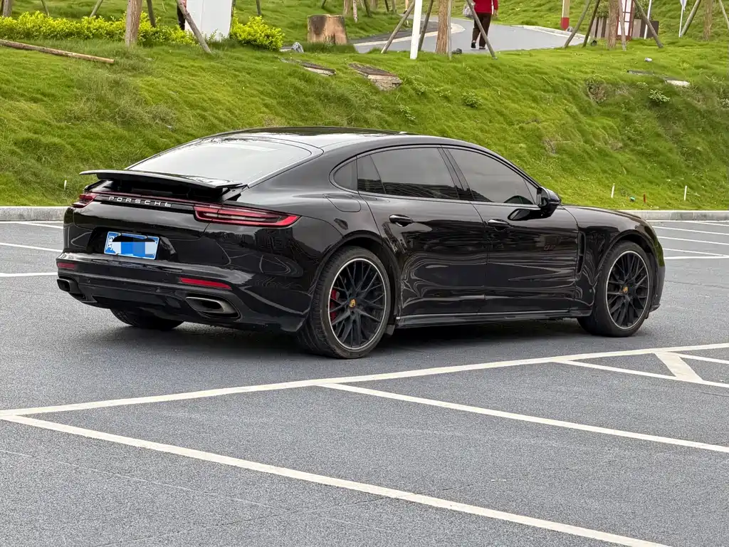 Porsche Panamera 2018 — фото 4