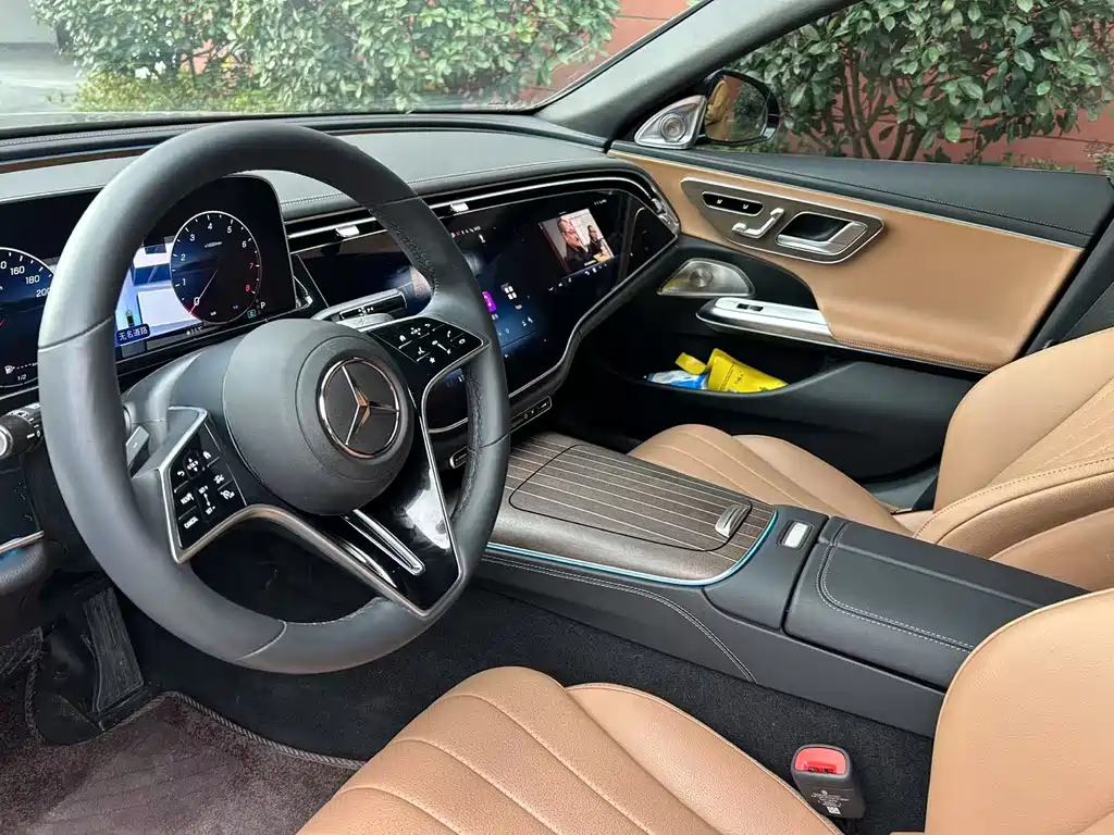 Mercedes-Benz E-Class 2024 — фото 11