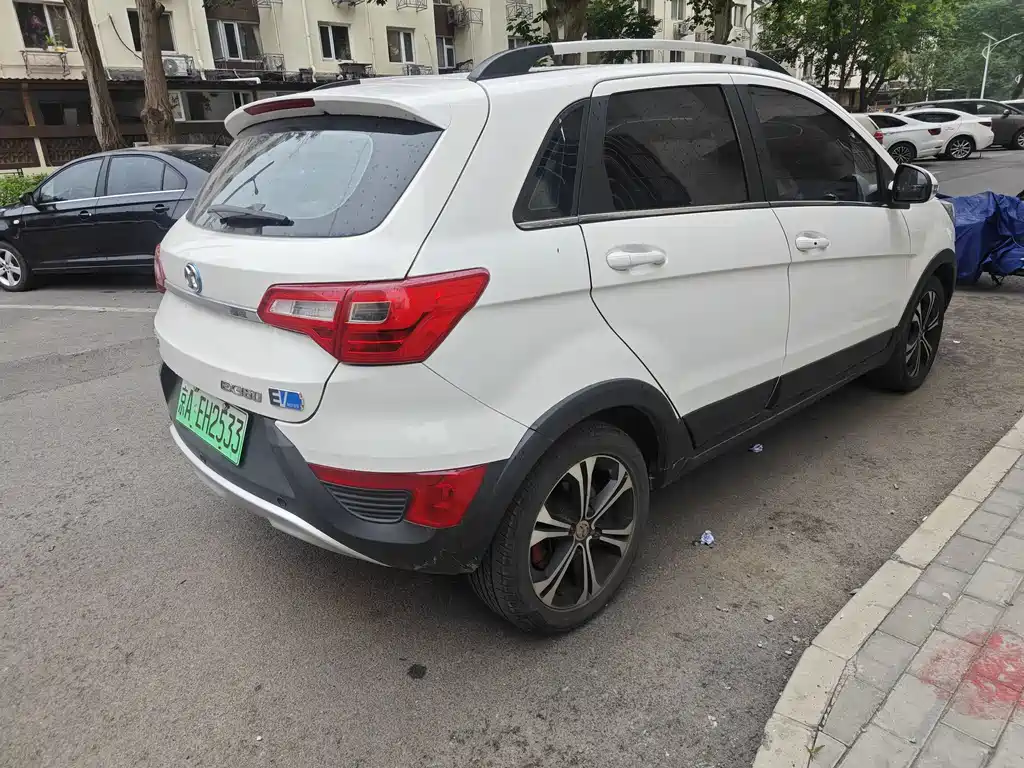 BAIC New Energy EX 2018 — фото 10