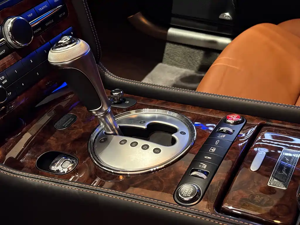 Bentley Flying Spur 2011 — фото 9