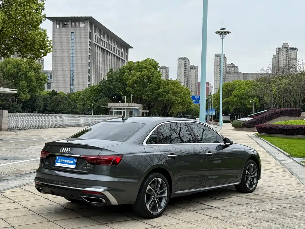 Audi A4L 2022 — фото 17