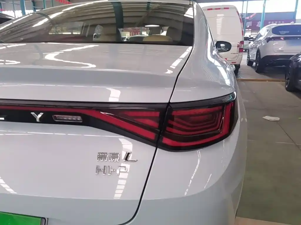 Geely Emgrand L Hip 2025 — фото 24