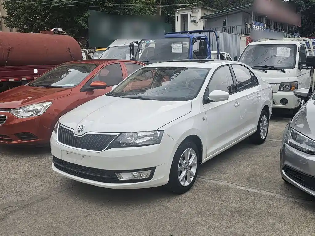 Skoda Rapid 2017 — фото 1