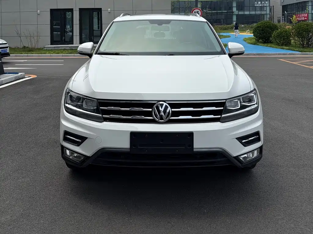 Volkswagen Tiguan L 2019 — фото 2