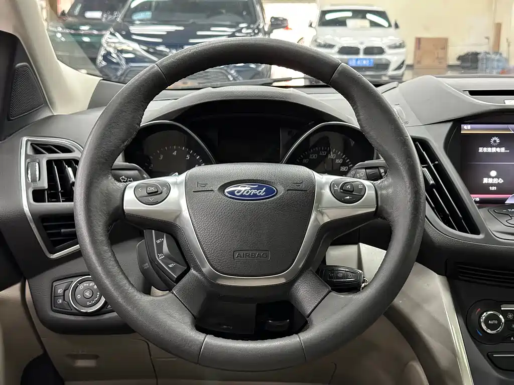 Ford Kuga 2014