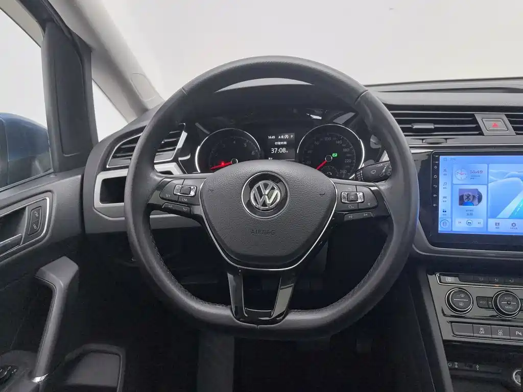 Volkswagen Touran 2018 — фото 11