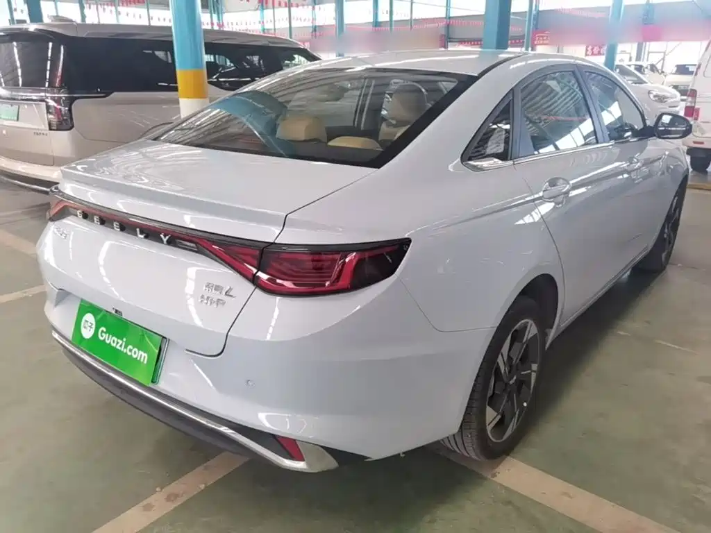 Geely Emgrand L Hip 2025 — фото 5