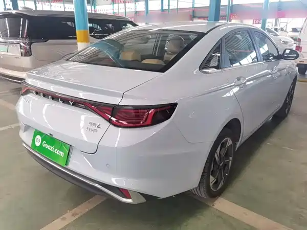 Geely Emgrand L Hip 2025