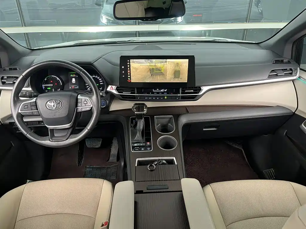 Toyota Sienna 2022 — фото 10