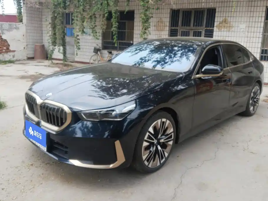 BMW 5 Series 2025