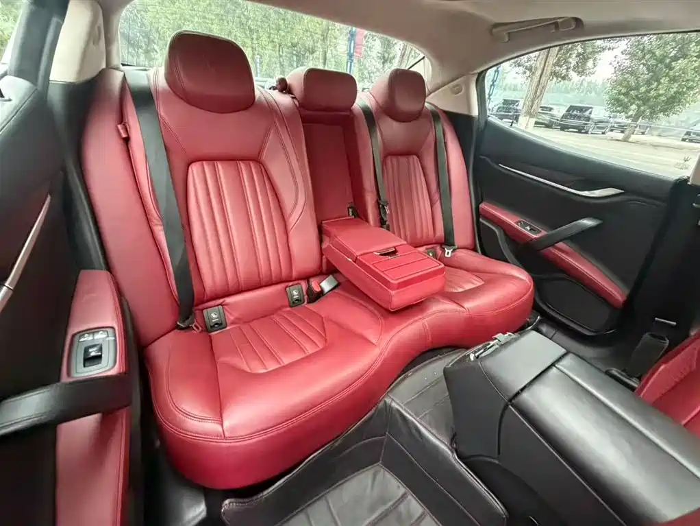 Maserati Ghibli 2015 — фото 19