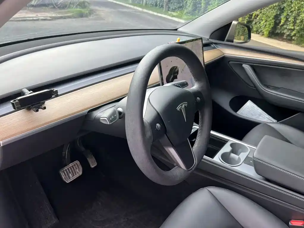 Tesla Model Y 2021 — фото 12