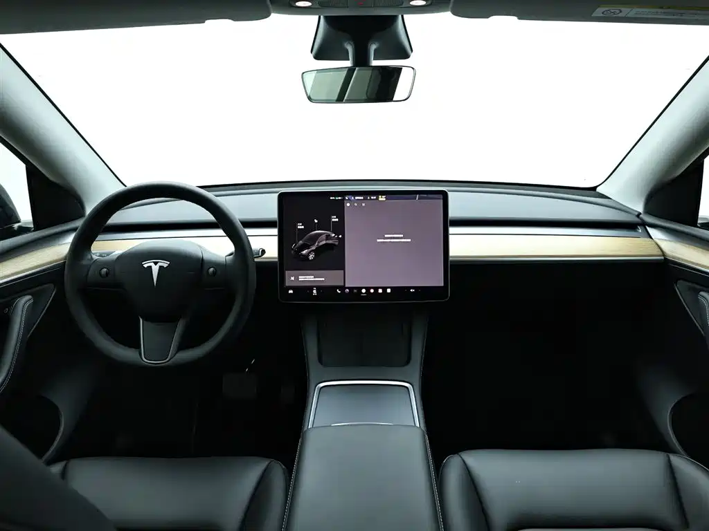 Tesla Model Y 2021 — фото 15