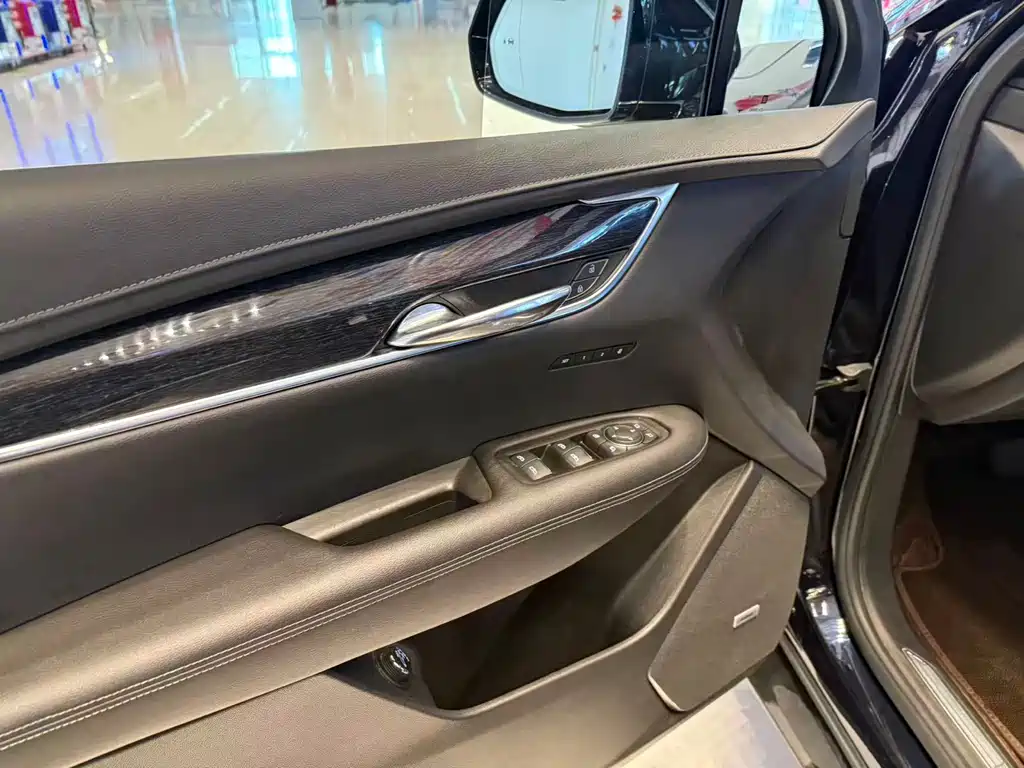 Cadillac XT5 2022 — фото 18
