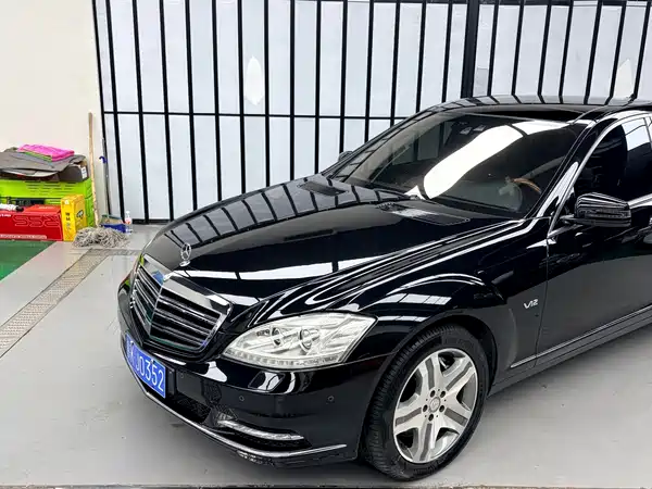 Mercedes-Benz S-Class 2011
