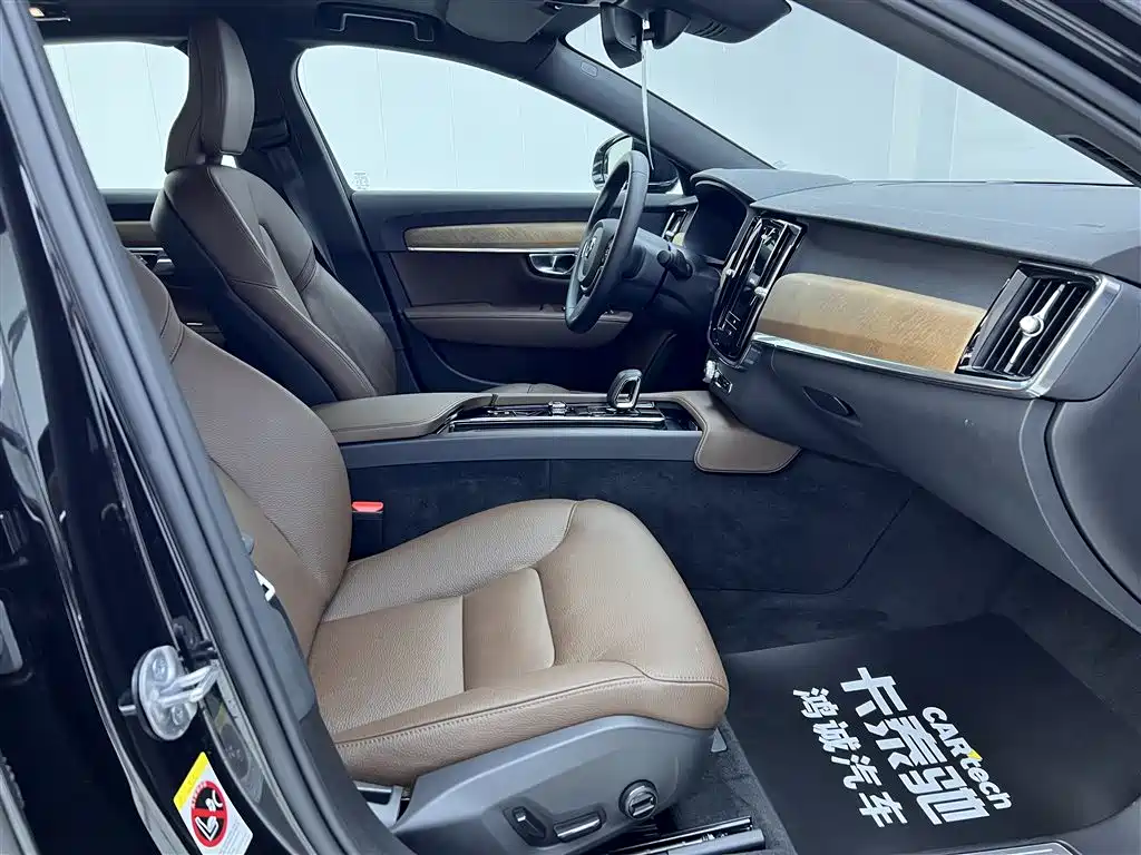 Volvo S90 2025 — фото 18
