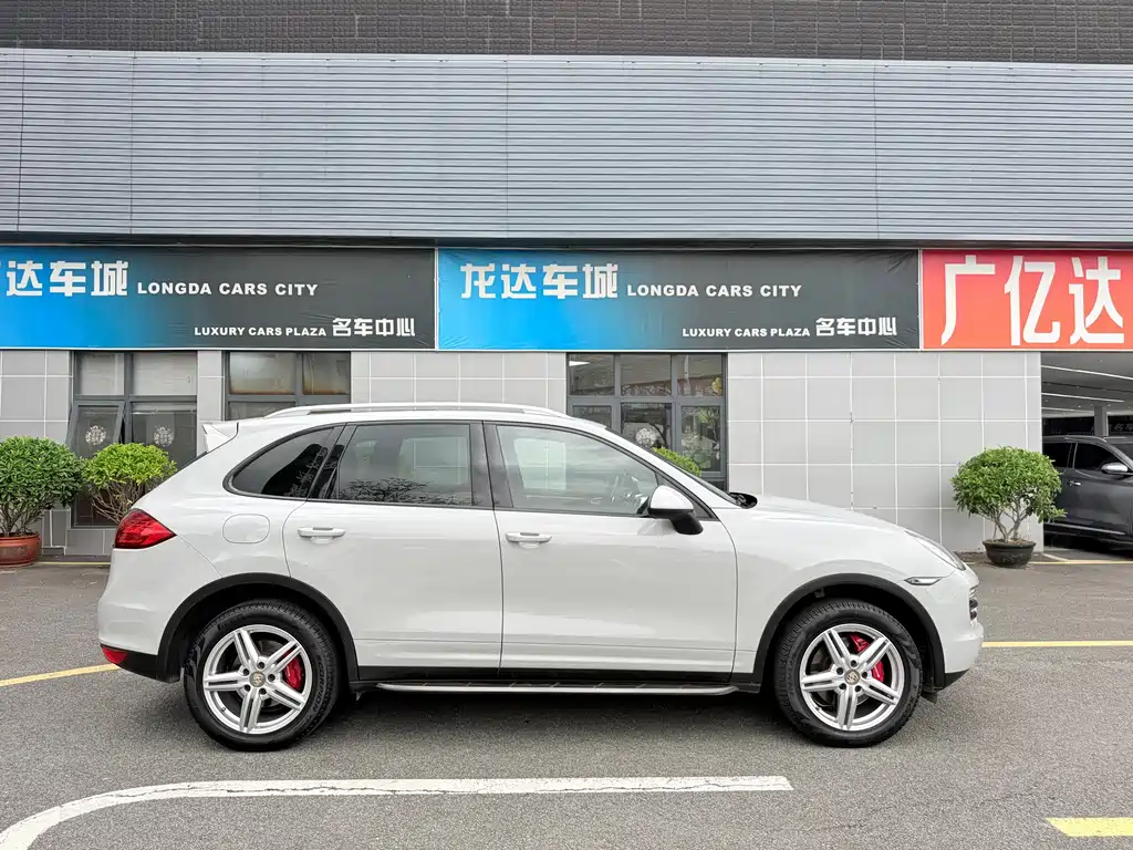 Porsche Cayenne 2015 — фото 11