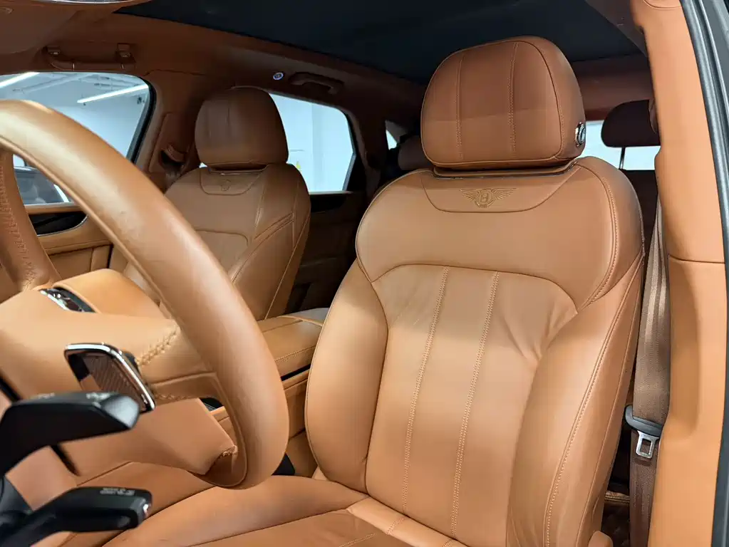 Bentley Bentayga 2019 — фото 5