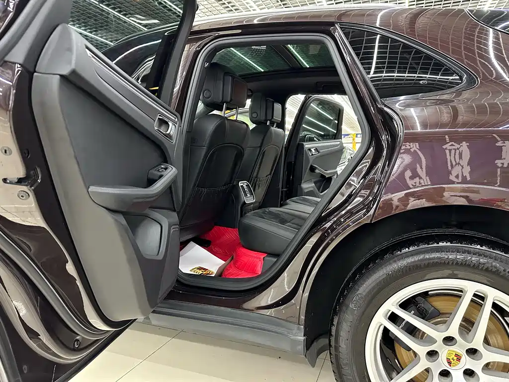 Porsche Macan 2020 — фото 11