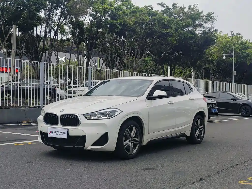 BMW X2 2022 — фото 1