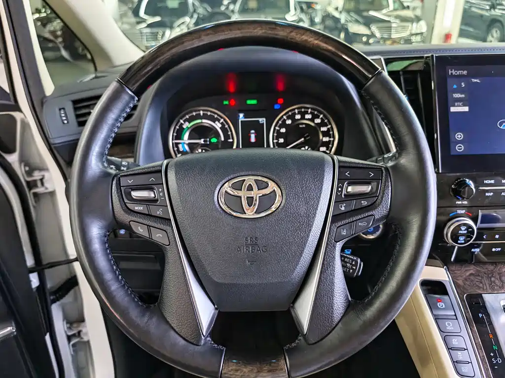 Toyota Vellfire 2021 — фото 10