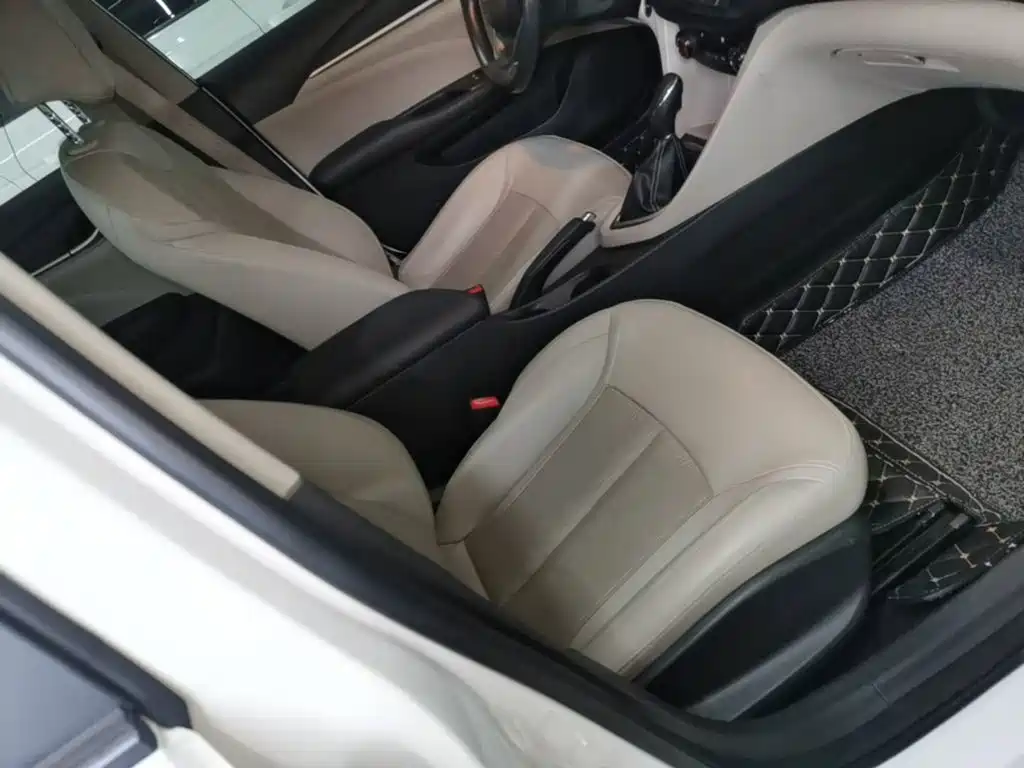 Buick Excelle 2017 — фото 25