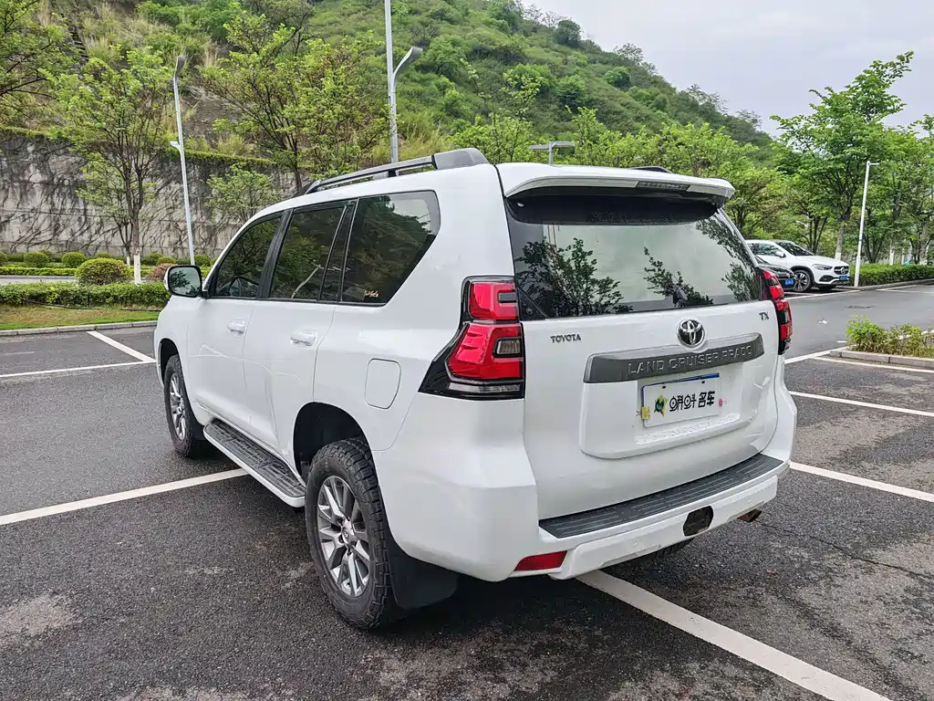 Toyota Prado 2018 — фото 6