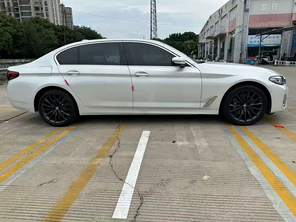 BMW 5 Series 2021