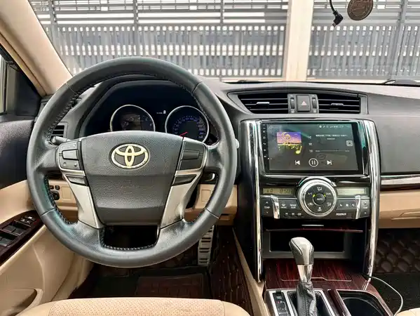 Toyota Reiz 2012