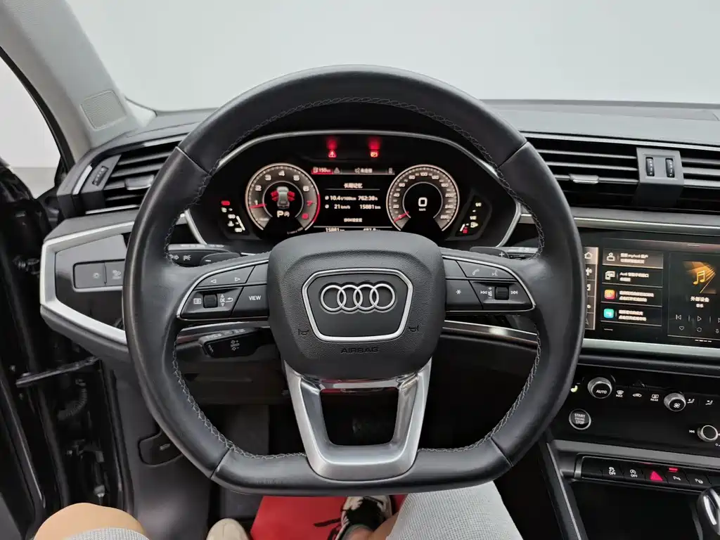 Audi Q3 2023 — фото 15