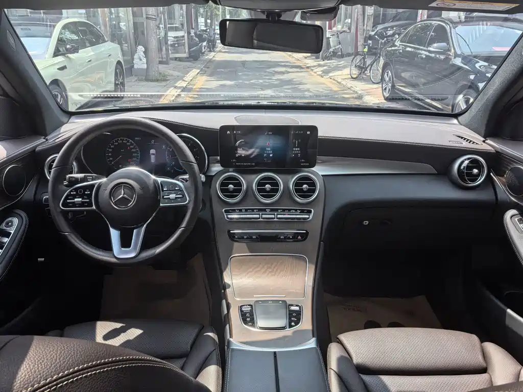Mercedes-Benz GLC 2023 — фото 16
