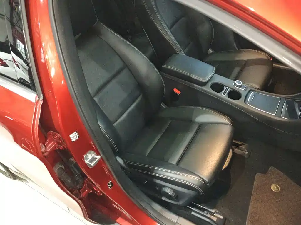 Mercedes-Benz GLA 2018 — фото 20