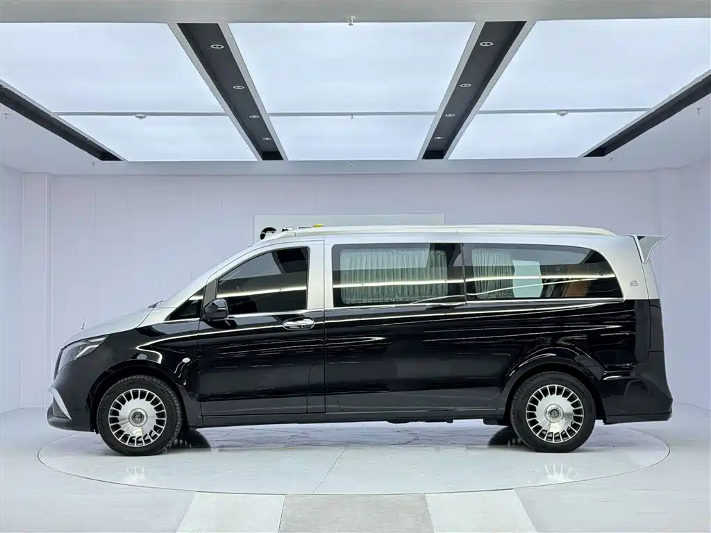Mercedes-Benz Vito 2023 — фото 8
