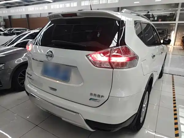 Nissan X-Trail 2015