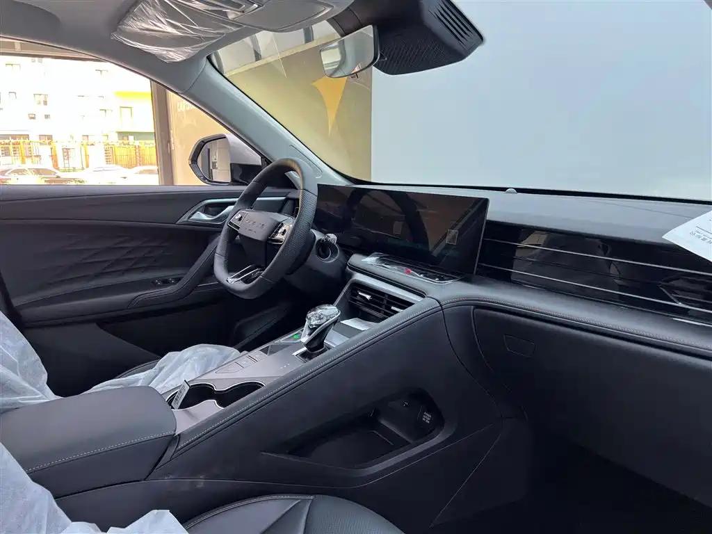 Roewe RX5 New Energy — фото 20