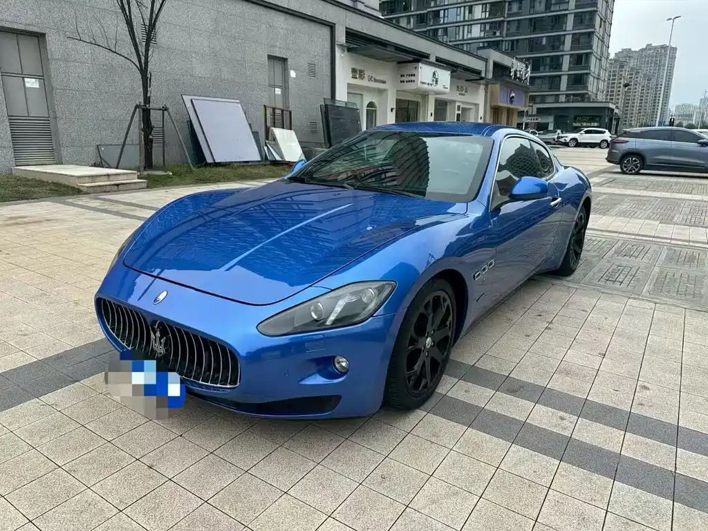 Maserati GranTurismo 2015 — фото 1