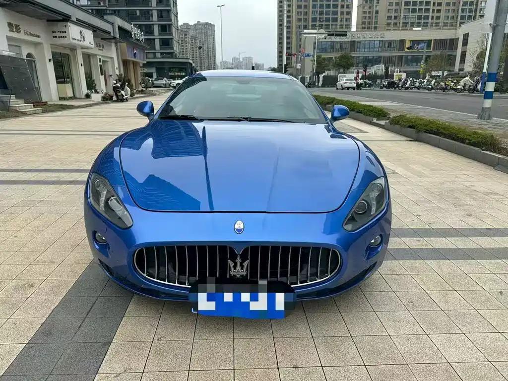 Maserati GranTurismo 2015 — фото 2