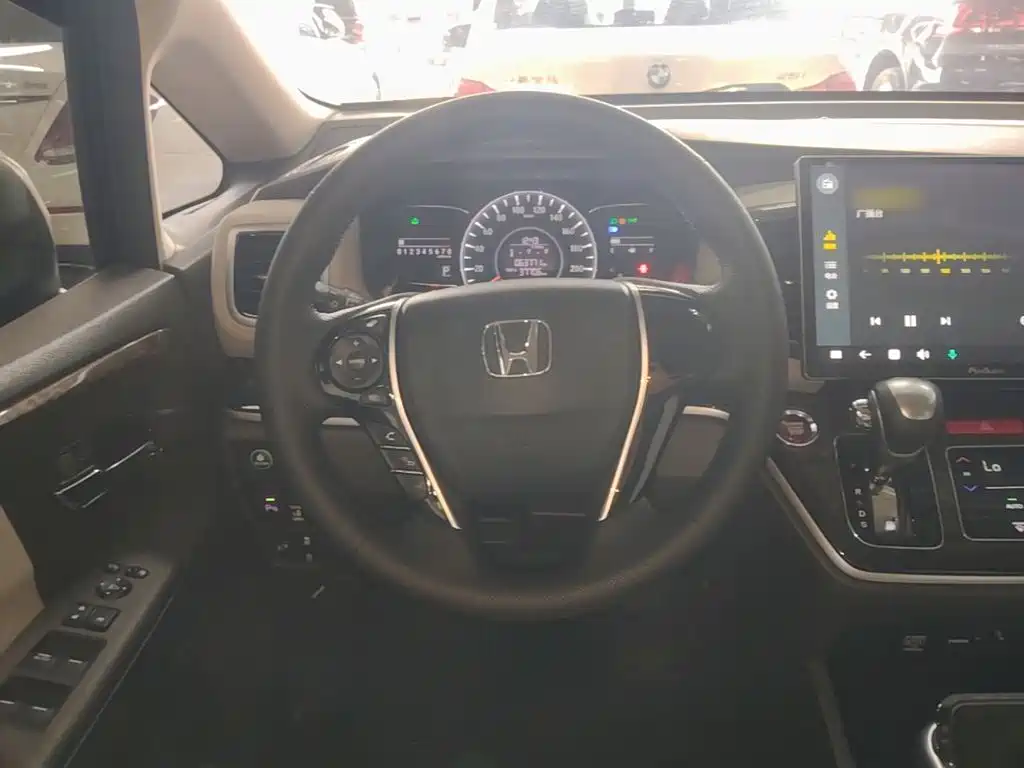 Honda Odyssey 2017 — фото 11