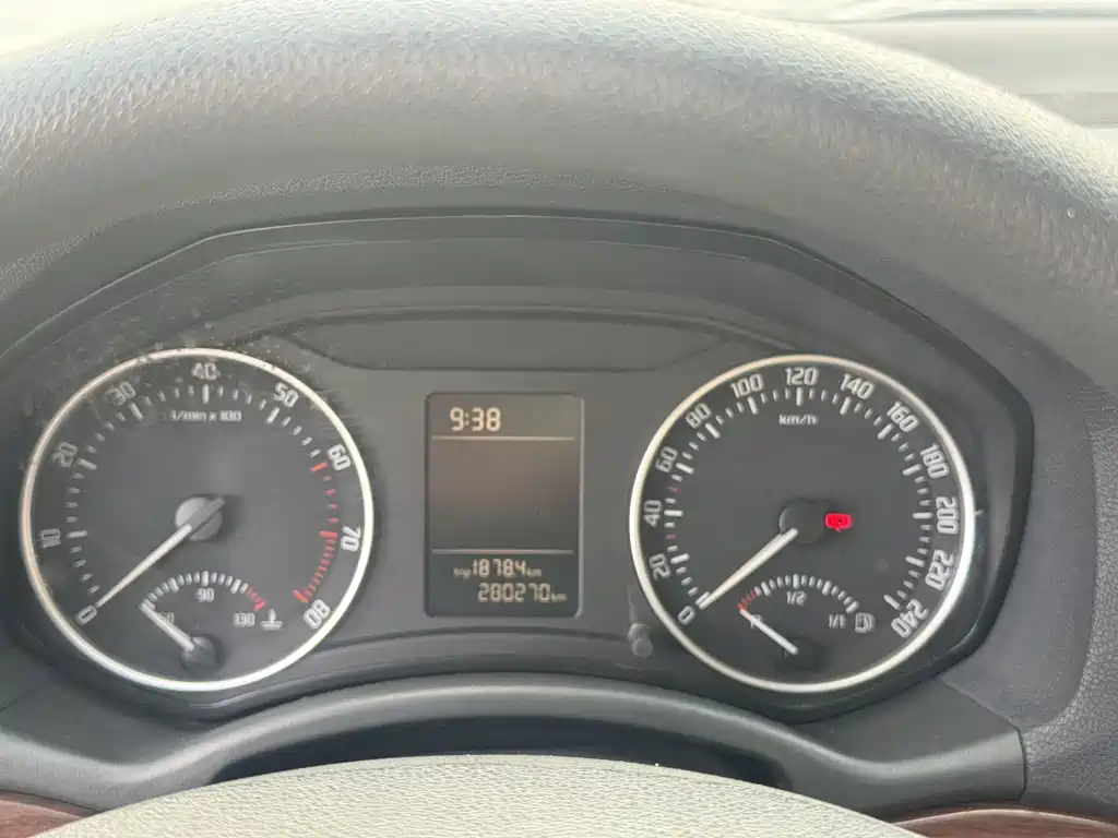 Skoda Octavia 2013 — фото 23