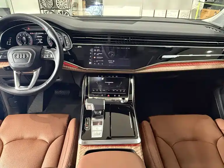 Audi Q7 2025 — фото 18