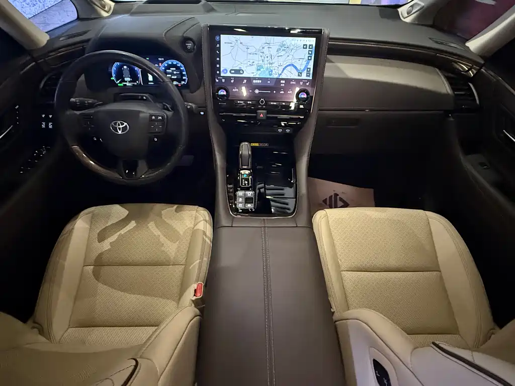 Toyota Alphard 2023 — фото 7