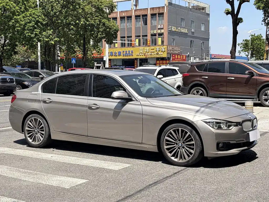 BMW 3 Series 2019 — фото 3